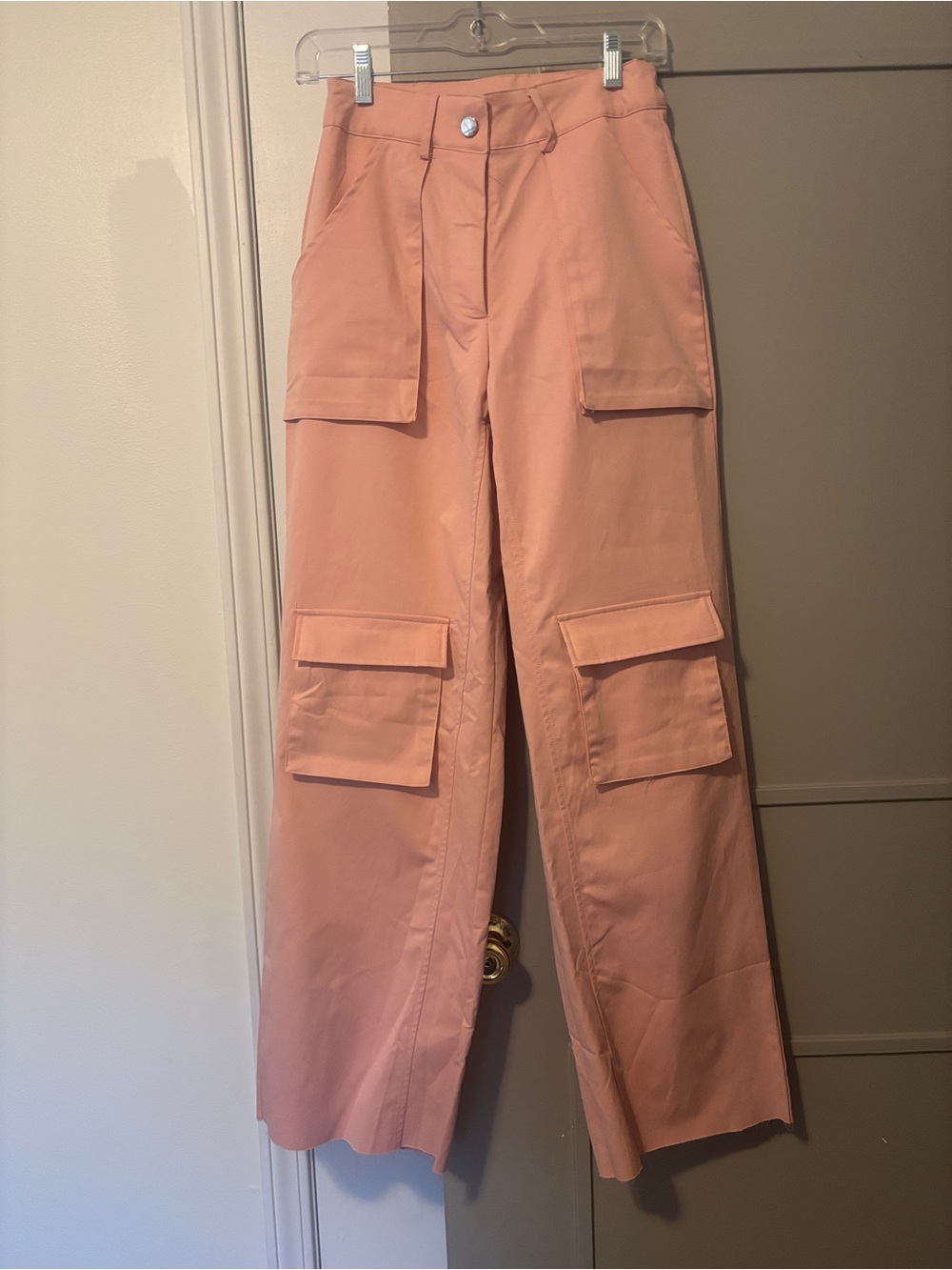 Pretty Little Thing Cargo Wide-Leg Pants in Peach/pink
